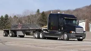 Veja como é o descarregamento do caminhão no Canadá