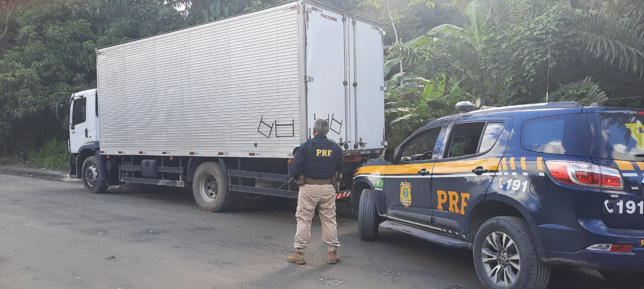 Três suspeitos foram presos por roubo de carga no Pernambuco