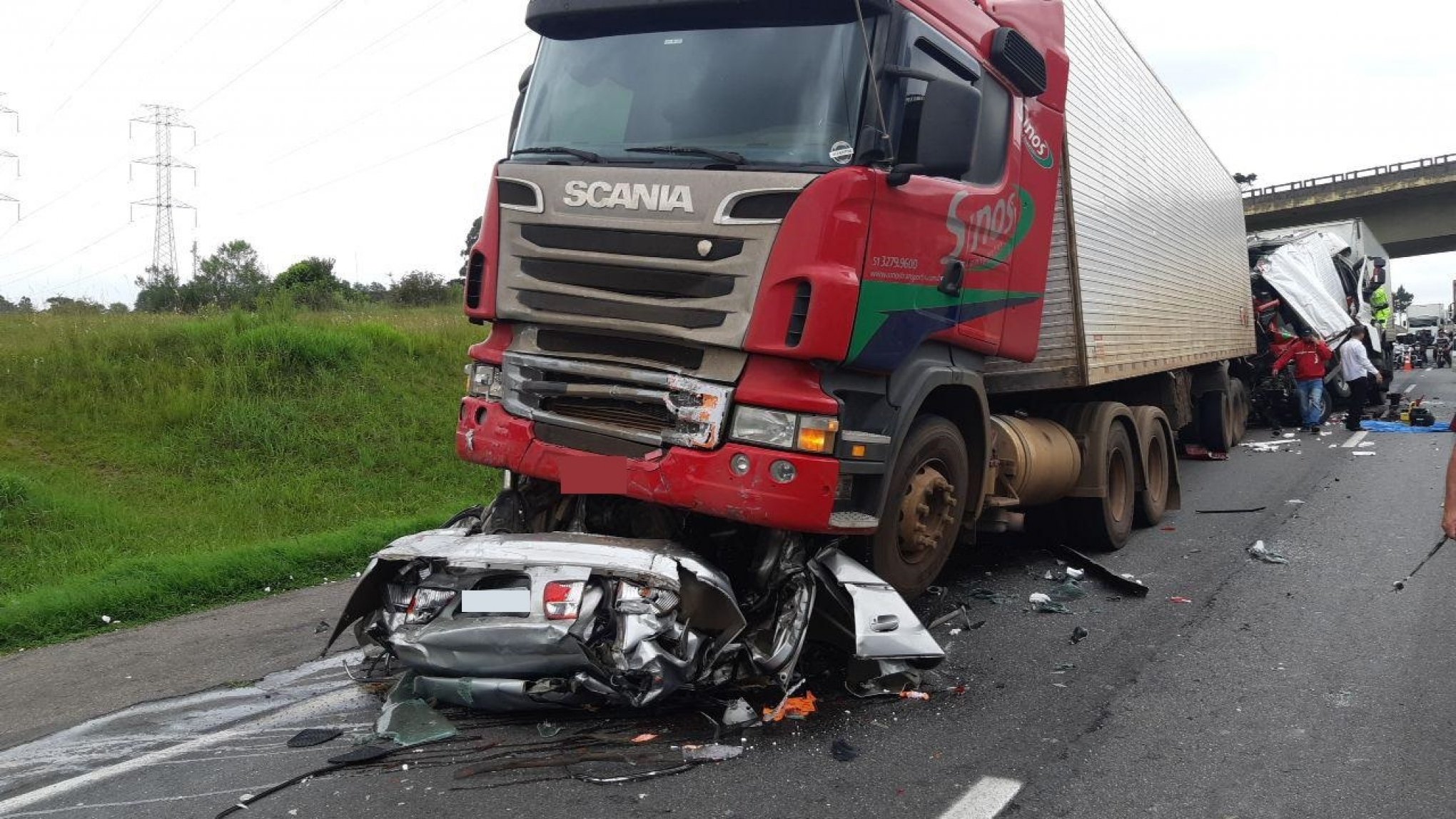 A cada 59 minutos, um acidente é registrado em estradas que cortam o Paraná