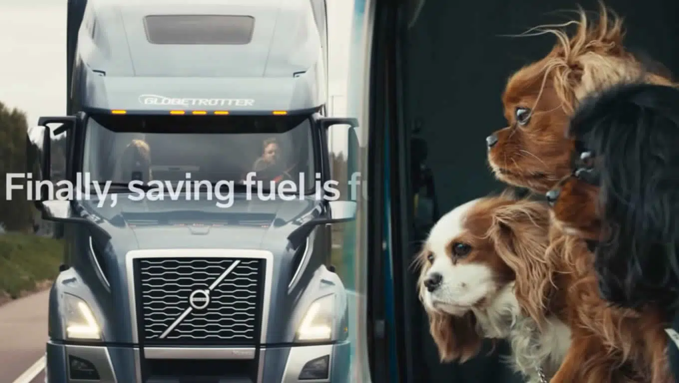 Volvo usa cachorros para mostrar eficiência do VNL com turbo compound