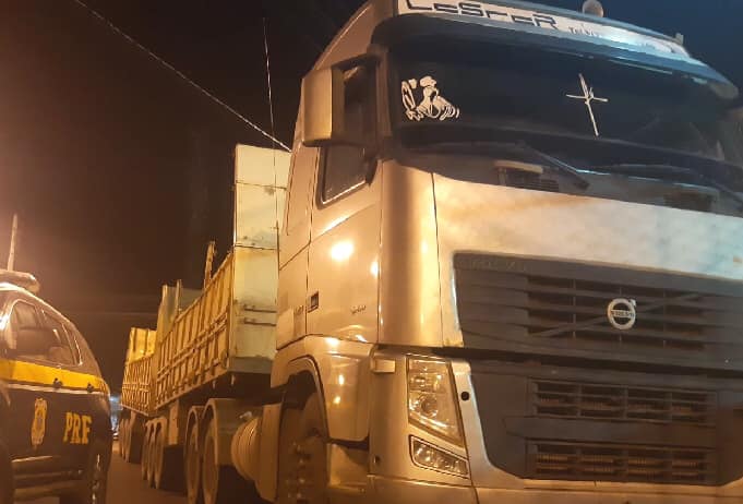 PRF em força tarefa recupera carreta roubada em sergipe