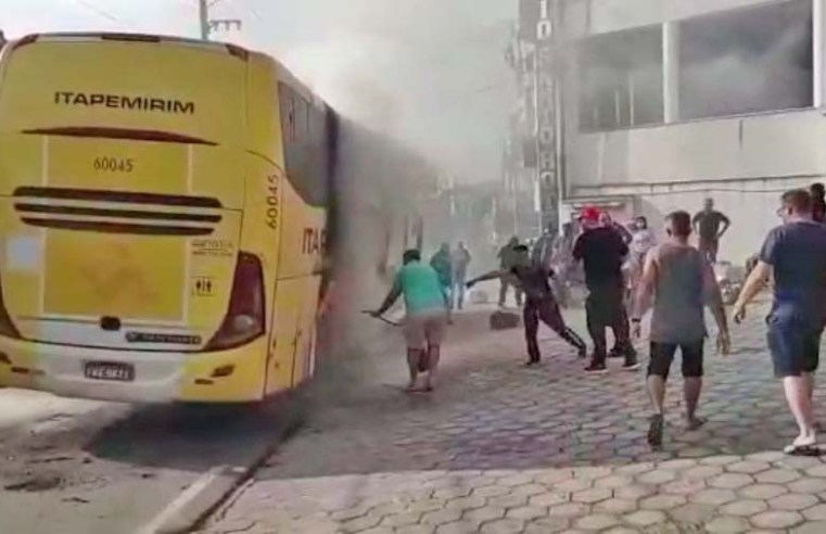 Video: Ônibus da Itapemirim pega fogo em São Paulo