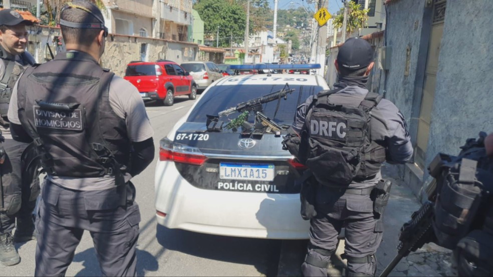 Polícia mata quatro homens suspeitos de participarem de uma quadrilha de roubos de cargas no Rio de Janeiro