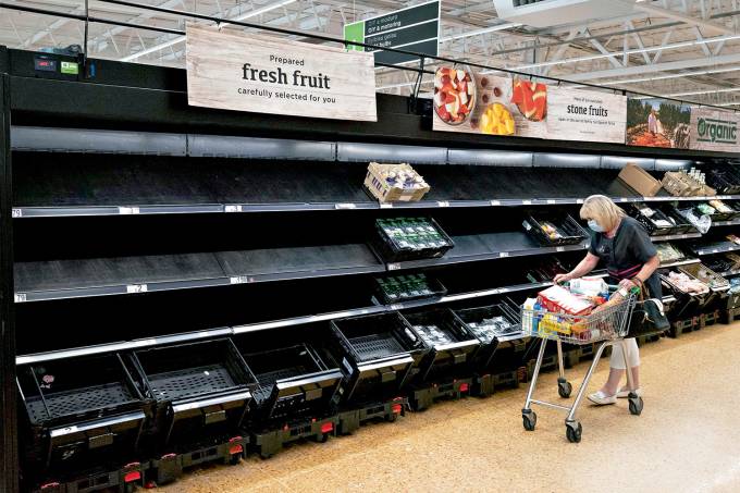 Começa a faltar comida nos mercados ingleses por falta de caminhoneiros