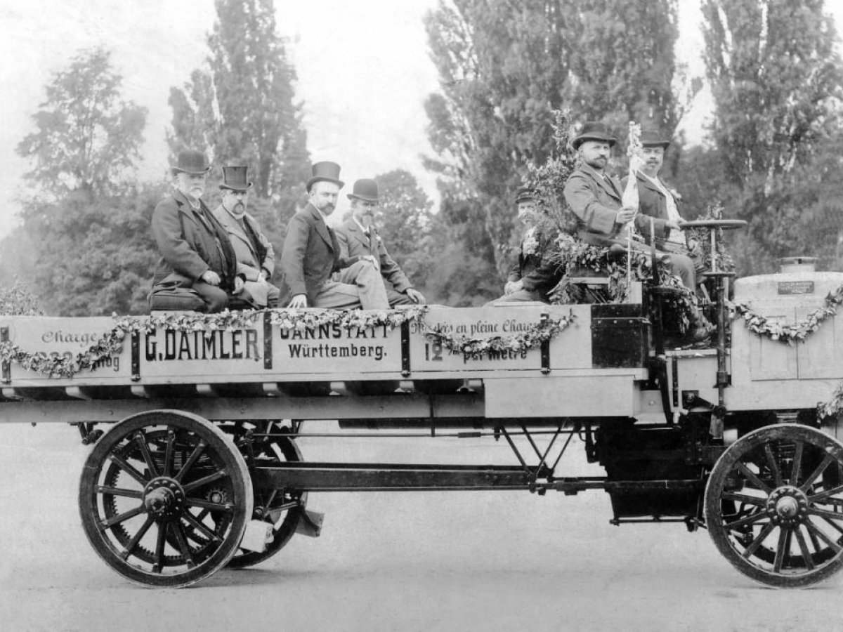 Conheça qual foi o primeiro caminhão fabricado no mundo