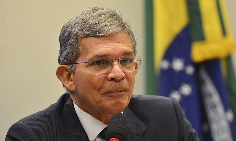 Presidente da Petrobras é convidado para explicar a política de preços dos combustíveis