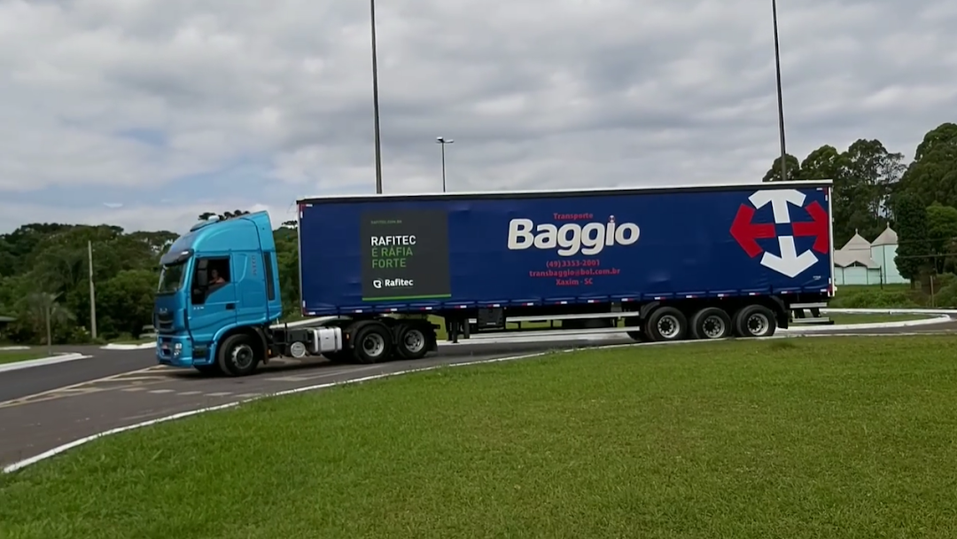 Transportadora Baggio abre seleção para motorista carreteiro
