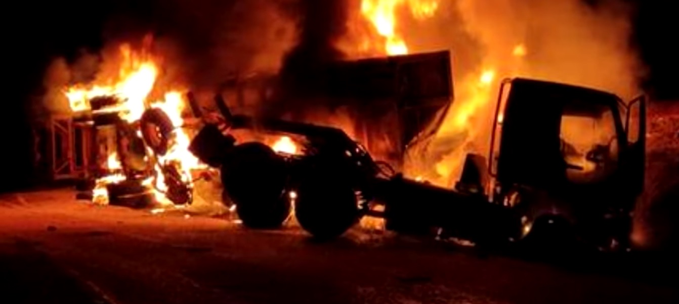 Caminhoneiro morreu após explosão em acidente envolvendo caminhões na BR-153