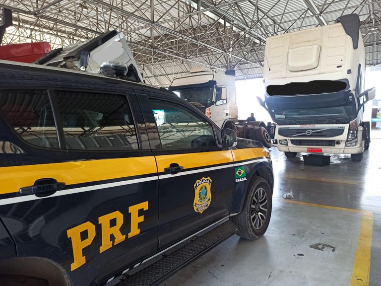 Dupla especialista em furtar módulos de caminhões é presa no Rio de Janeiro