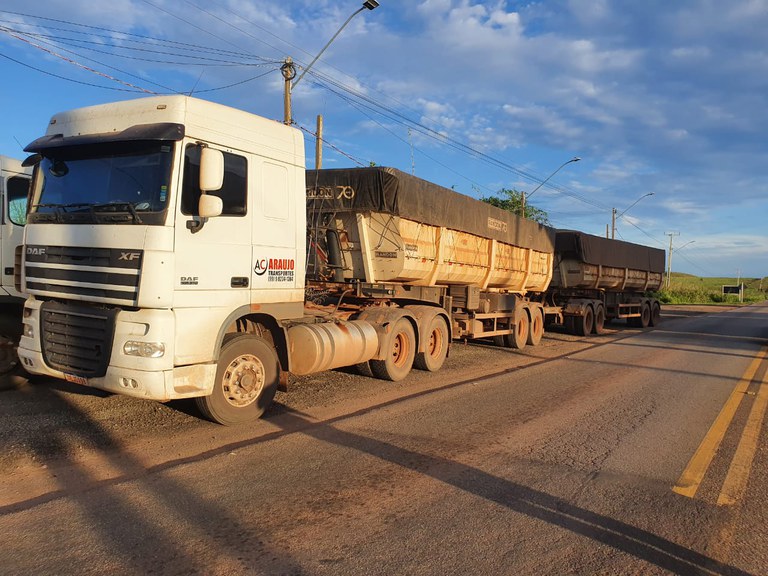 PRF apreende carga irregular de 100 toneladas de minério com destino a China