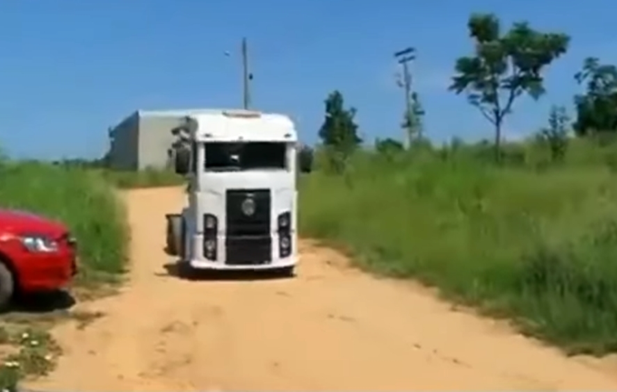 Marceneiro fabrica seu próprio mini caminhão gastando menos de 50 mil