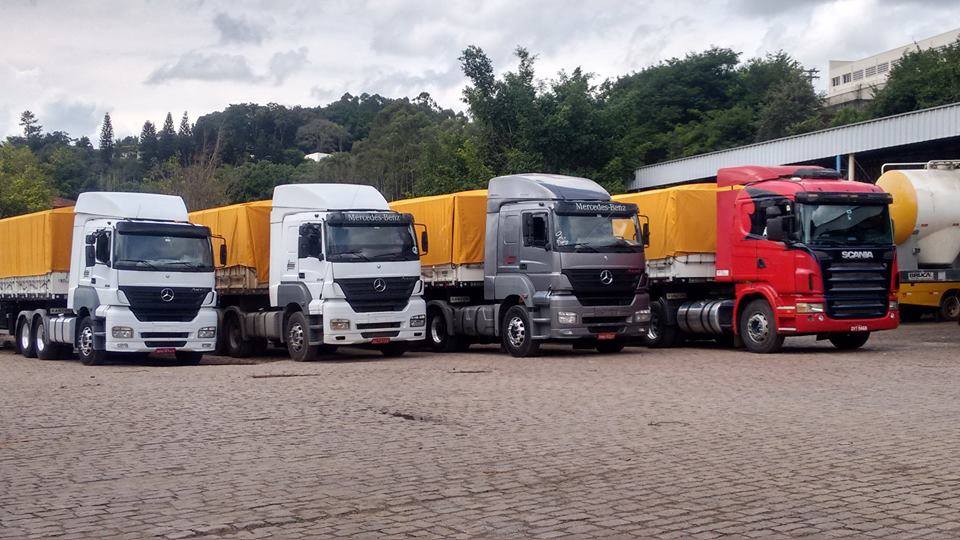 Locatelli Transportes está contratando caminhoneiro