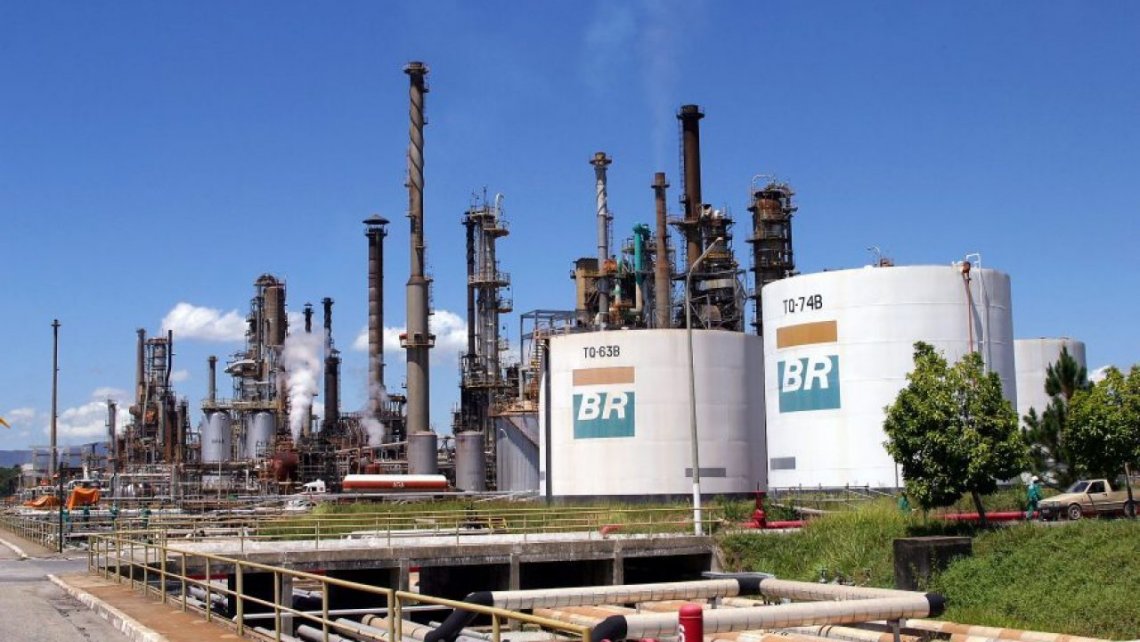 Saiba tudo sobre as refinarias brasileiras e o que irá ocorrer com a Petrobras no futuro.