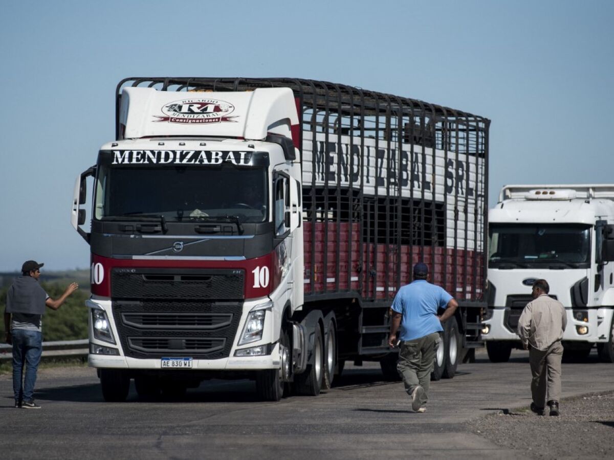 Caminhoneiros do Peru entra em greve contra preço do diesel